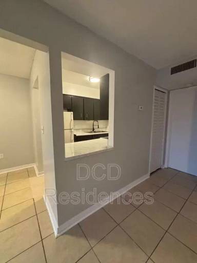 Main picture of 3202 S Orlando Dr