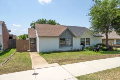 Main picture of 6031 Dooley Dr