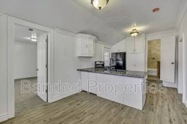 Main picture of 741 E Center St