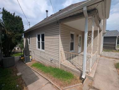Main picture of 2338 S 13th St