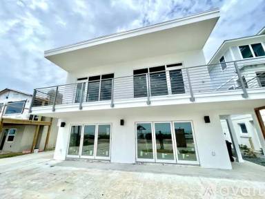 Main picture of 705 N Ocean Shore Blvd