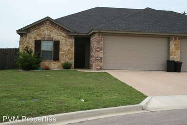 Main picture of 518 Fieldstone Dr