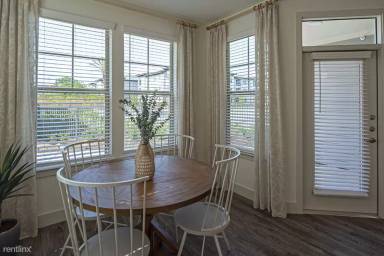 Main picture of 1717 Park St