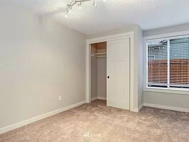 Main picture of 2410 NE 148th Ct