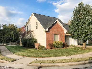 Main picture of 724 William Howard Pl