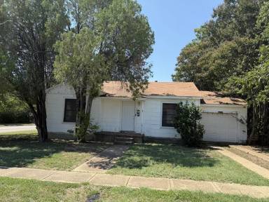 Main picture of 303 Cloud St