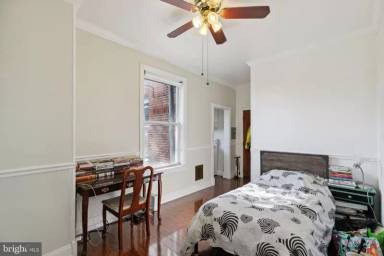Main picture of 4818 Trinity Pl