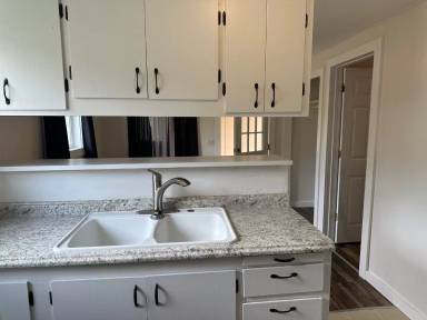 Main picture of 118 St Regis St