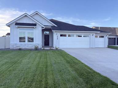 Main picture of 8198 E Bright Angel Dr