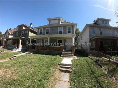 Main picture of 2000 W Warren Blvd