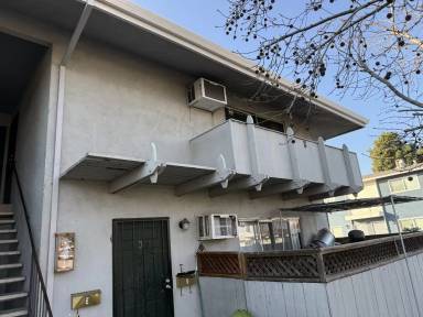 Main picture of 1338 W 12th St