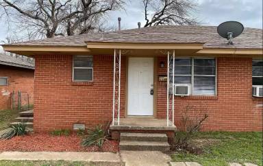 Main picture of 20 E 12th St