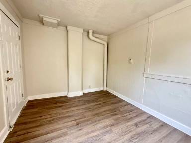 Main picture of 255 Bank St