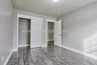 Main picture of 4404 NE 97th St