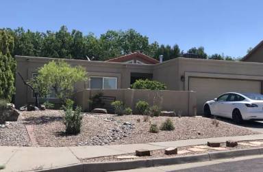 Main picture of 9525 De Vargas Loop NE