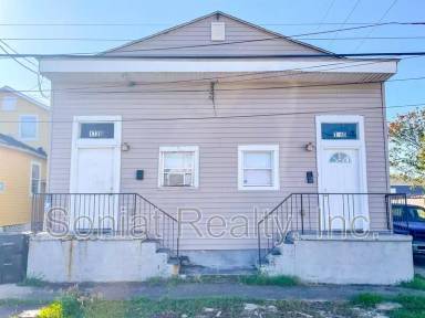 Main picture of 1740 Spain St