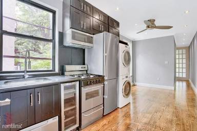 Main picture of 212 E 105th St