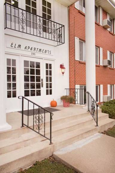 Main picture of 245 S Elm St