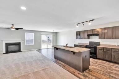 Main picture of 309 Adobe Ln