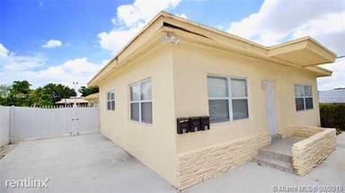 Main picture of 10945 SW 7th St