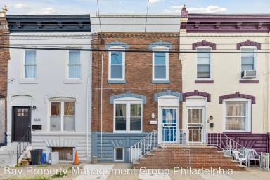 Main picture of 2226 Moore St