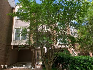 Main picture of 226 S Clarkson St