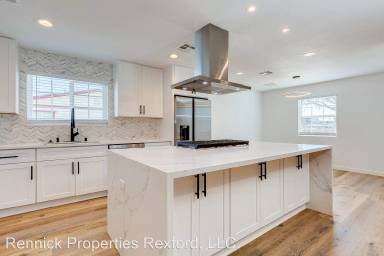 Main picture of 402 Rexford Dr