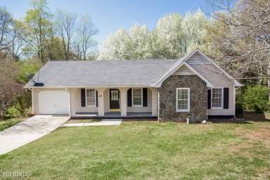 Main picture of 605 Laurel Dr