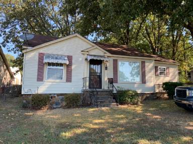 Main picture of 1919 Parkway Dr