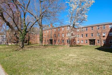 Main picture of 713 S Main St