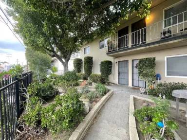 Main picture of 825 E Wardlow Rd