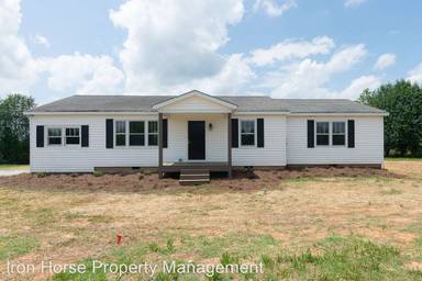 Main picture of 243 Mitchell Farm Rd