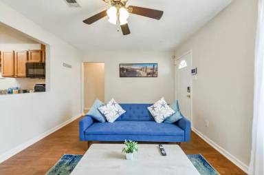 Main picture of 3323 Kilgore St