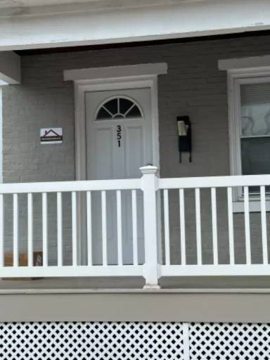 Main picture of 351 Center St