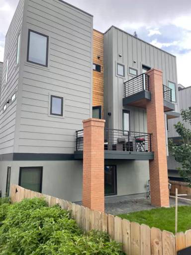 Main picture of 1254 Newton St
