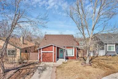Main picture of 4550 Hollyridge Dr