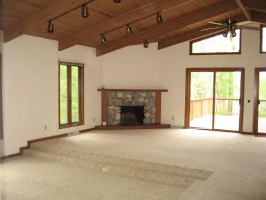 Main picture of 1155 Holiday Dr