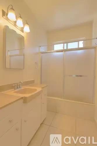 Main picture of 4808 Riverton Ave