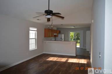 Main picture of 869 Silvercrest Dr