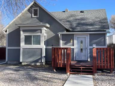 Main picture of 618 Meeker St