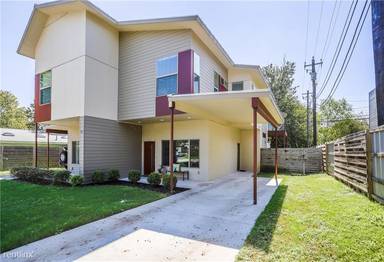 Main picture of 701 Zennia St