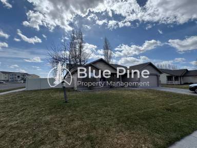 Main picture of 294 Oaktrail Dr