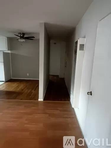 Main picture of 1423 N Fuller Ave