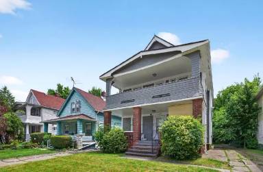 Main picture of 3023 E 126th St