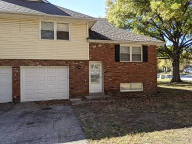 Main picture of 1601 E Willow Dr