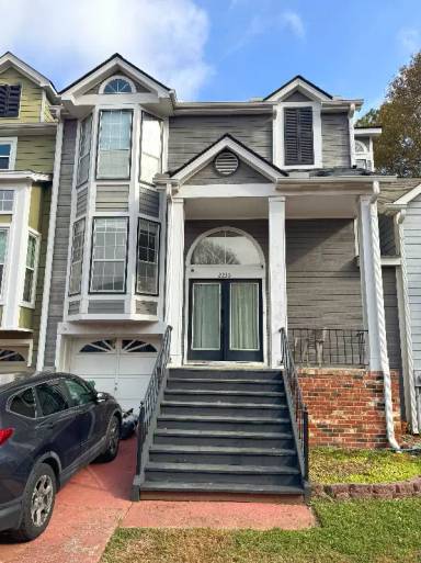 Main picture of 2256 Goodwood Blvd SE