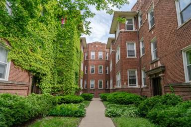 Main picture of 1448 W Argyle St