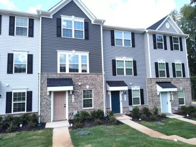 Main picture of 6619 Addax Way