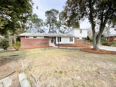 Main picture of 1842 Evelyn St