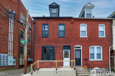 Main picture of 416 E Grant St